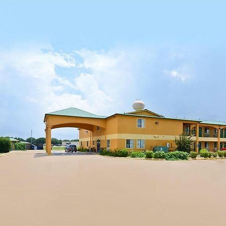Pine Point Inn & Suites Smithville Esterno foto